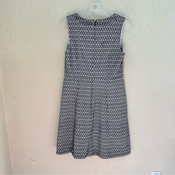 J. Crew Contrast Eyelet Fit & Flare Dress Black White Size 10 - Picture 5 of 7
